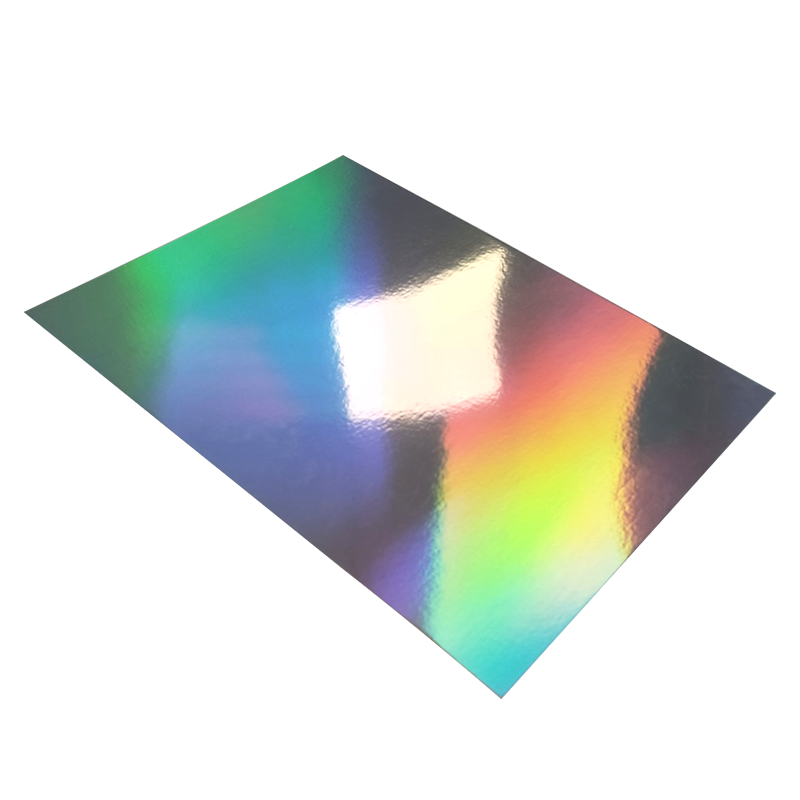 Kiinteä holografinen kartonki